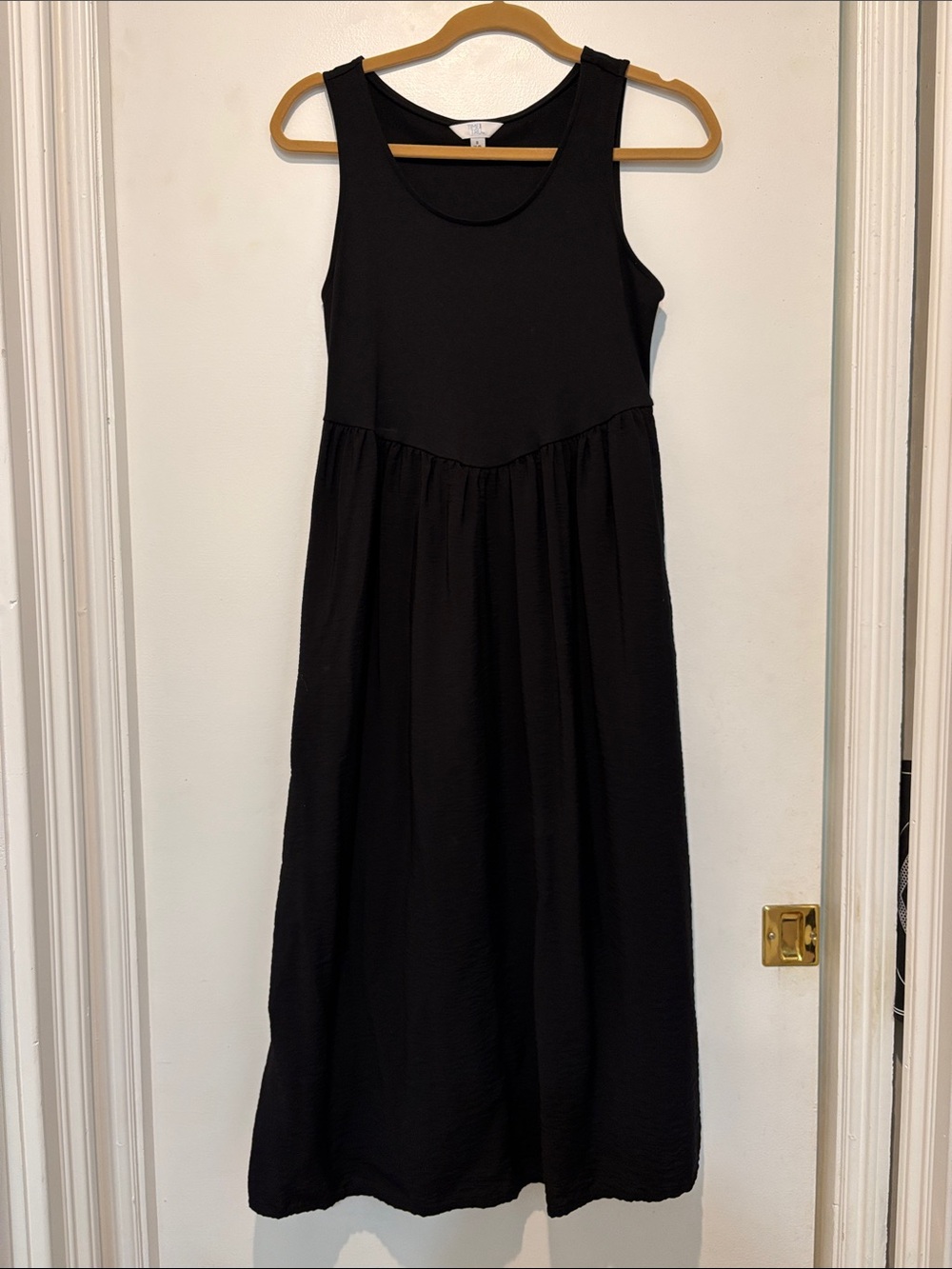 Time and Tru Black Sleeveless Midi Dress